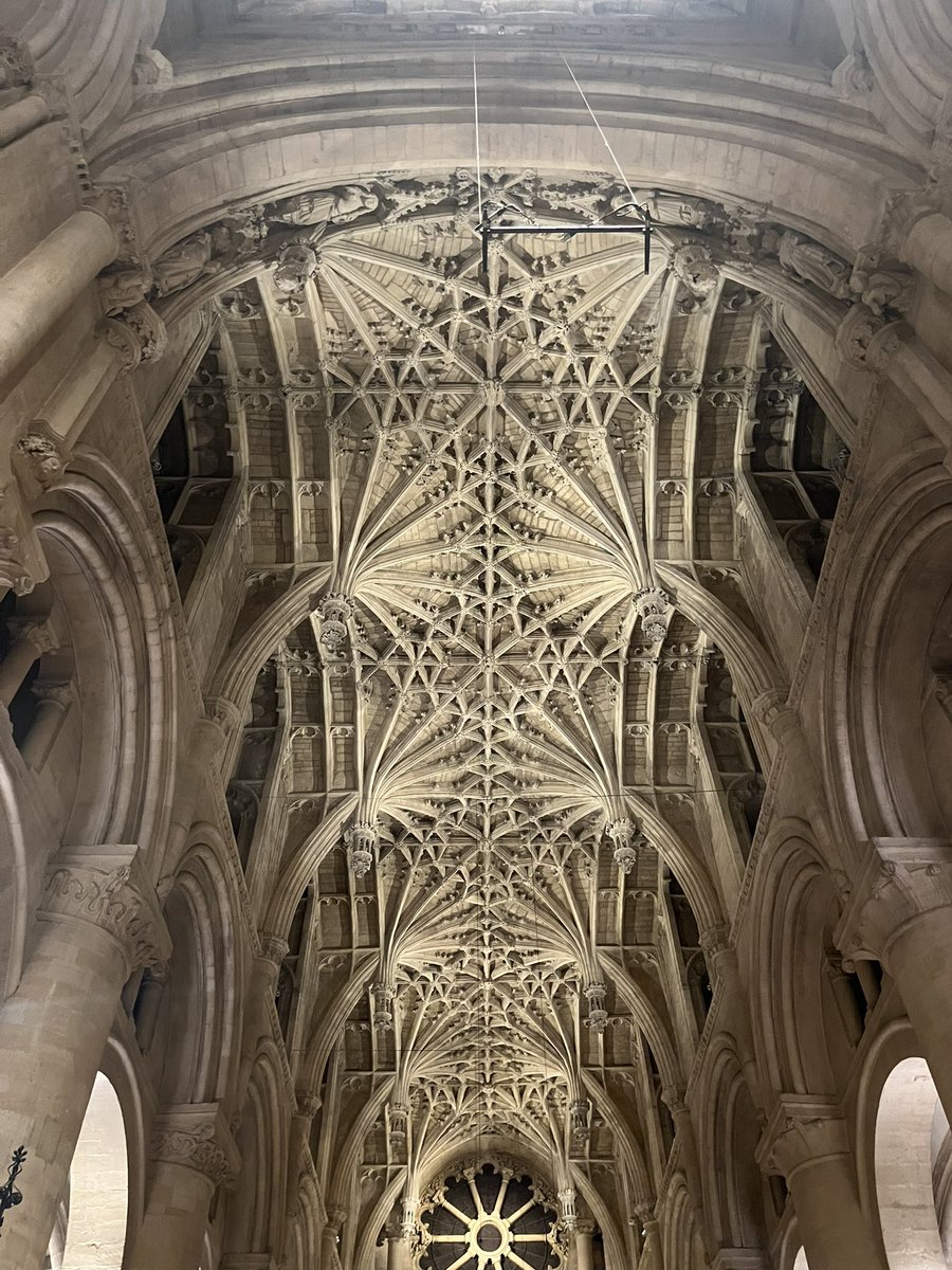 jubilateoxford's tweet image. What a stunning venue to sing in! If you want to hear some music from the mid-twentieth century and also see inside Christ Church College and chapel then you should absolutely grab some tickets on the door tomorrow night at 7.30pm! #concerttime @ChCh_Oxford #oxford