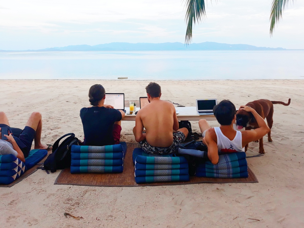 hackerparadise's tweet image. Not all #WorkandTravel programs are made the same &amp;amp; doing diligence is the key.

So, which is the best one for you? We&apos;ve compiled 10 Q&apos;s you should ask before you sign up to any Work + Travel program  — plus, answers from the HP perspective! Learn more: bit.ly/HP_10Questions