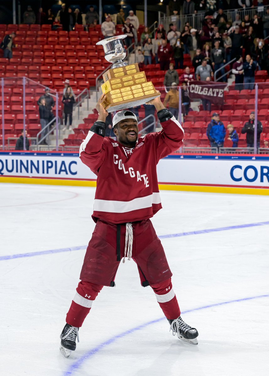 colgateuniv's tweet photo. Colgate men's hockey takes on Michigan tonight in Allentown, Pa. The NCAA Regionals will air on ESPN2 and TSN+ at 8:30 p.m. 

The Raiders won the ECAC Hockey championship for the first time in 33 years last weekend. https://t.co/MtLrjQbFFe https://t.co/xxOG3jl0jf