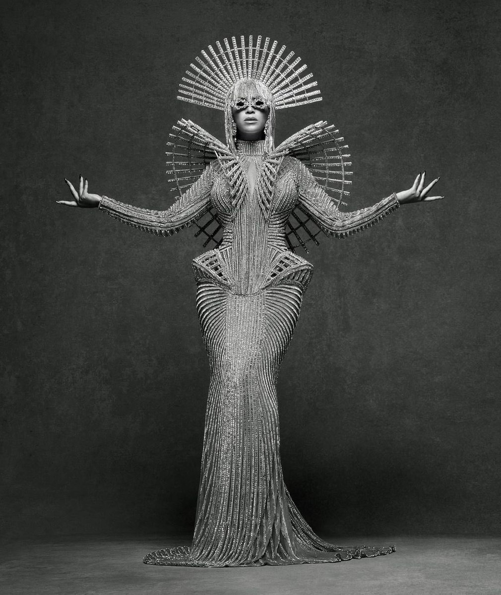 comfortbey's tweet photo. BEYONCÉ X BALMAIN https://t.co/oJ0RlImkJA
