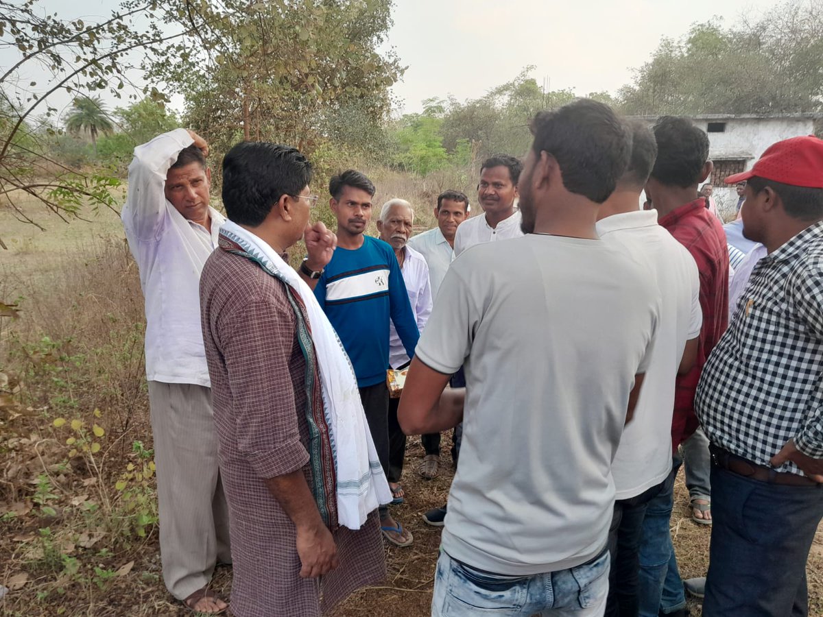 sdpuspendra's tweet photo. With youths of Dumerguda and Kirka Kani, later meeting with @bjd_odisha workers at Dumerguda. https://t.co/YWgz5W38wE