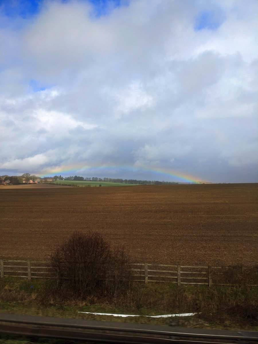 GM 🌈
Off to the big smoke.