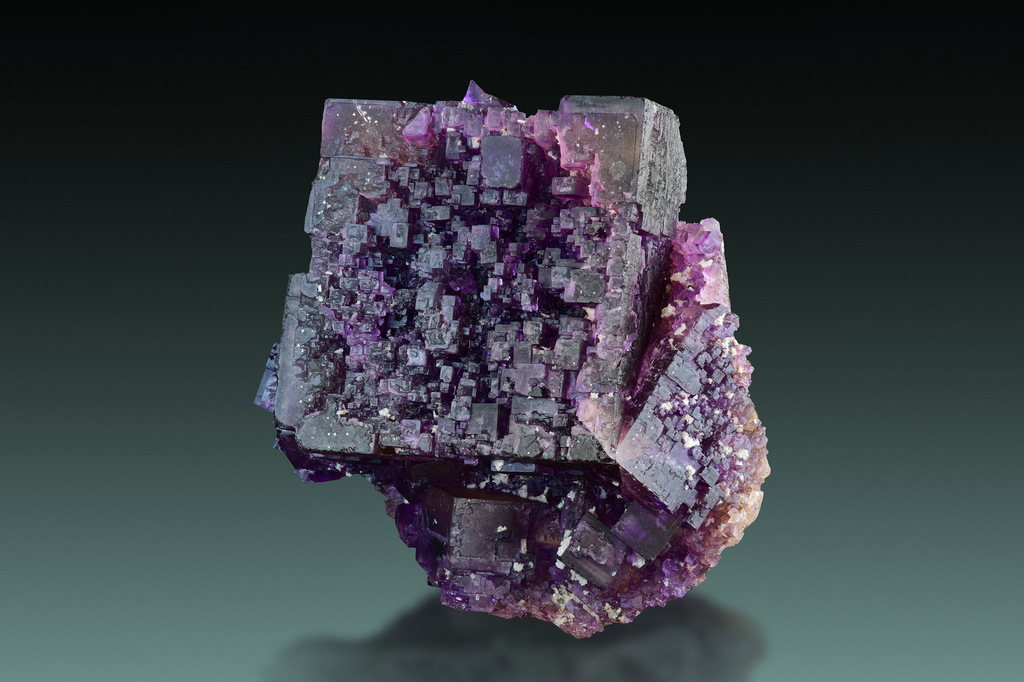 Fluorite | #Geology #GeologyPage #Minerals 

Locality: Minerva Mine, Hardin Co., Illinois, USA

Size: 5.6 x 5.6 x 2.6 cm 

Photo Copyright © Anton Watzl Minerals

Geology Page 
geologypage.com instagr.am/p/Cp46XoBodL2/
