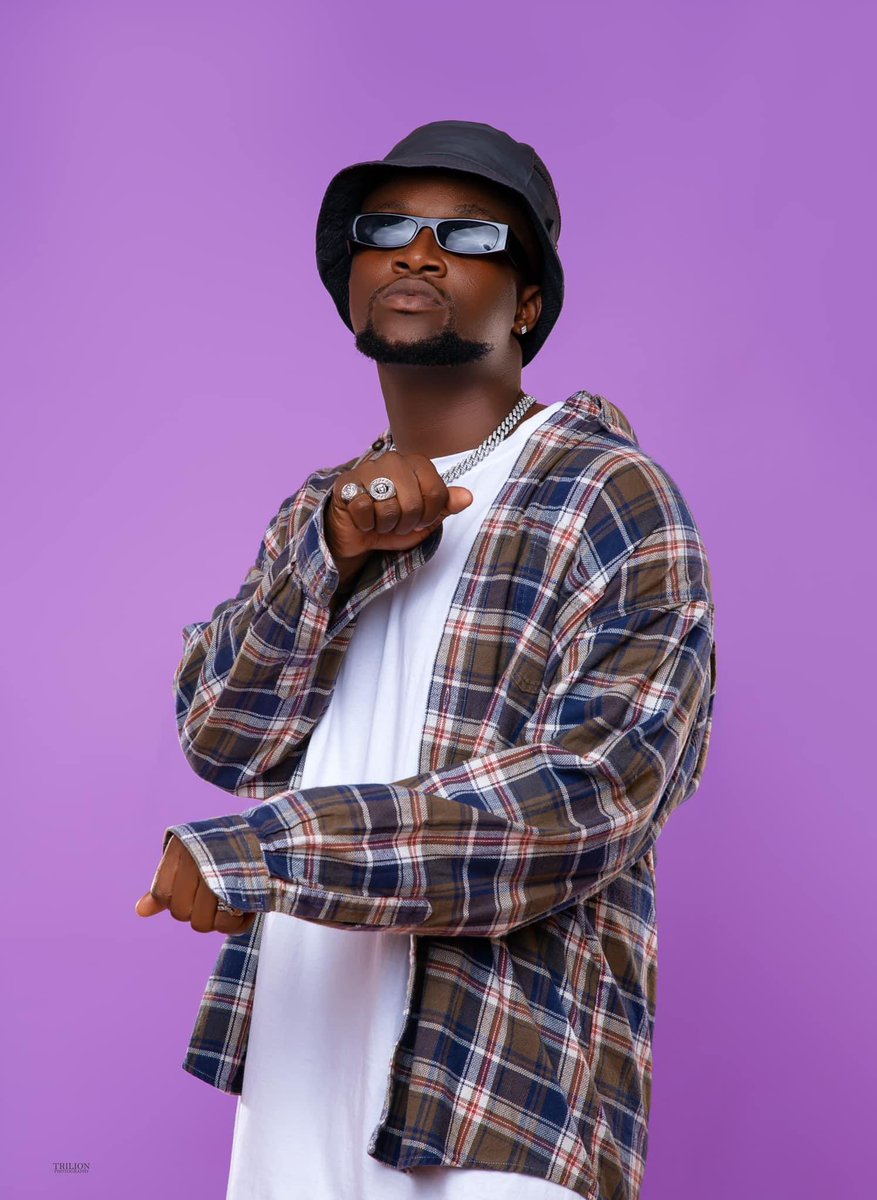 keeny_freaks's tweet photo. Do You Know that @KeenyIce was featured in a Netflix documentary on Afrobeats? 

He also got featured on “Riddim Of The Gods” By JMJ Baby. 

Do You Know? https://t.co/yLbDfxFHdC