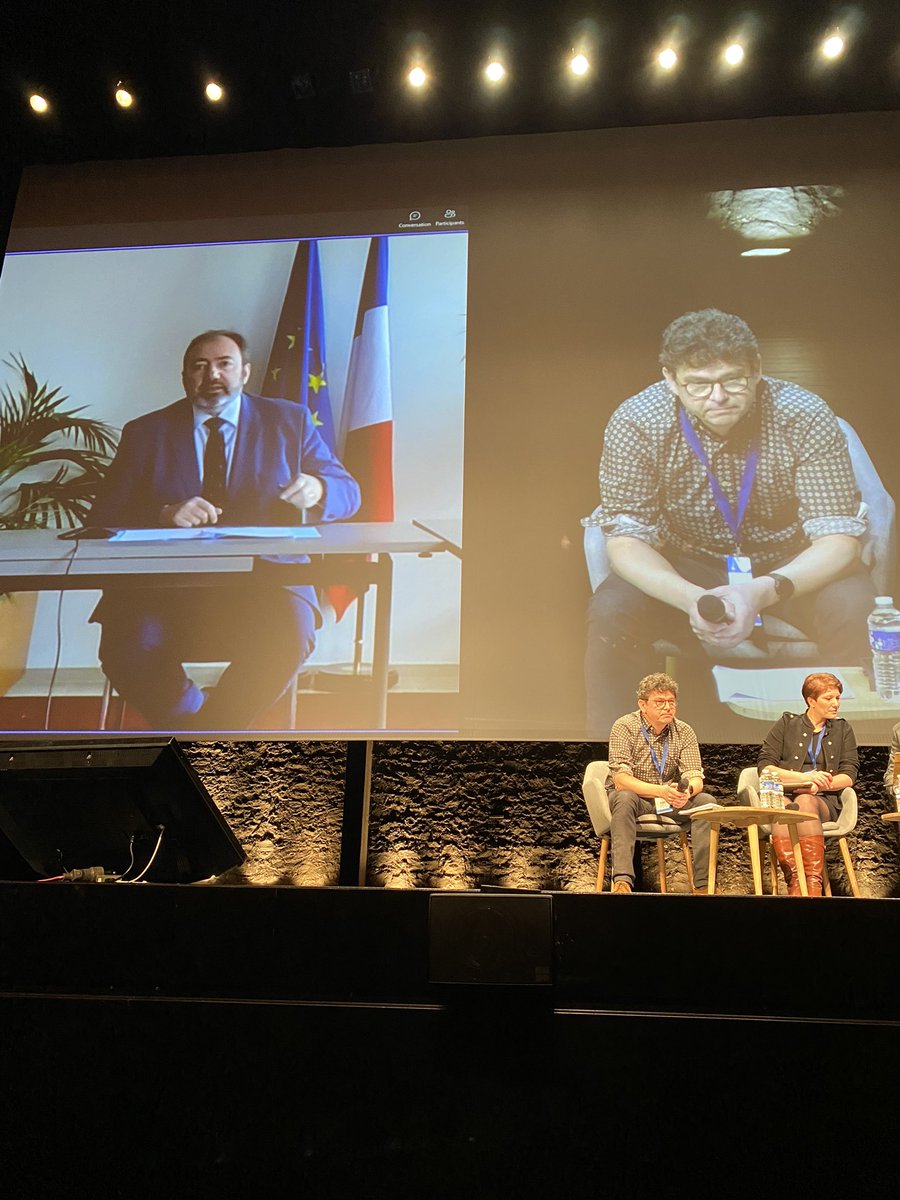 AVEC_sante's tweet photo. Le ministre de la Santé et de la Prévention est présent pour répondre à 10 questions adressées sous forme de vidéos libres de la part des membres des fédérations aux Rencontres de Saint-Malo. #RENCONTRES2023 #AVEC2023 https://t.co/jMTADRa4c1