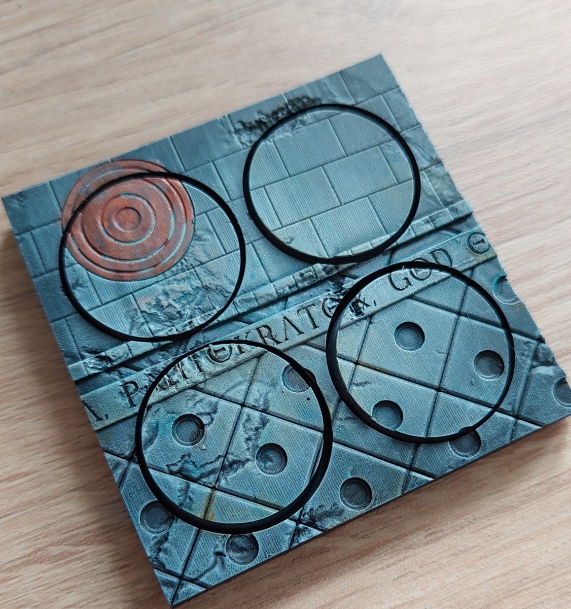 Corvusgamester1's tweet photo. Painted up the Old Dominion themed test piece for my #conquest stands/bases. #3Dprinting #wargaming #lastargumentofkings #firstblood #parabellumgames #fantasy #tabletopgaming #LAOK @PBWargames https://t.co/AXnUWEzNdZ