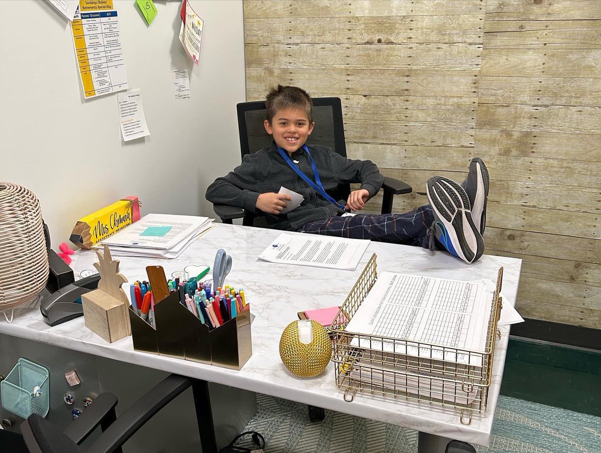 Mr. Henkel tweet media