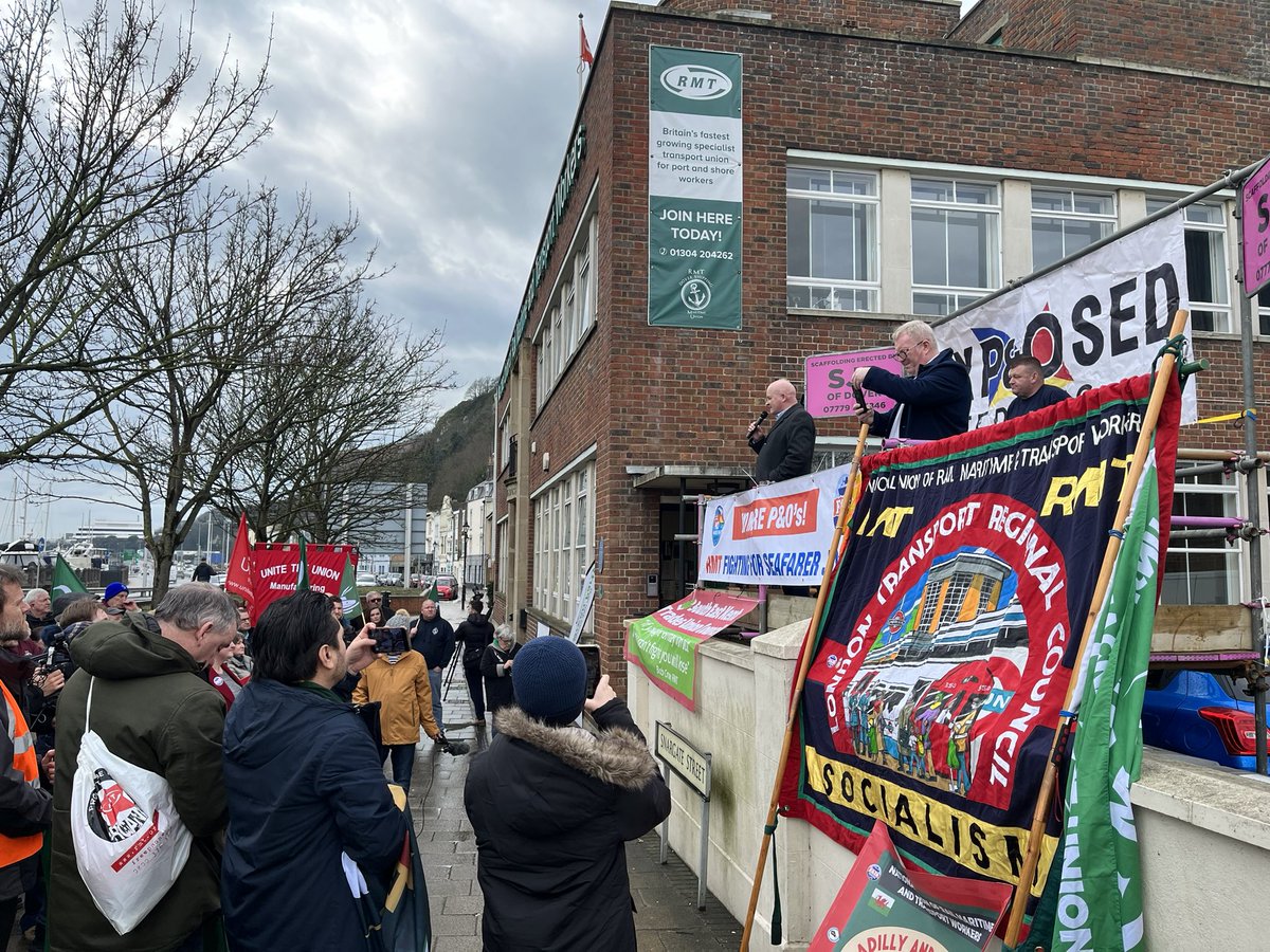 ITFglobalunion's tweet photo. We’re in Dover to mark the one year anniversary of the shameful illegal sackings of 786 UK 🇬🇧 seafarers. One year of global solidarity with them.
One year of inaction on lawbreaking @POferries or their leadership from UK govt.
@RMTunion @nautilusint https://t.co/OXzu2Mw8qb