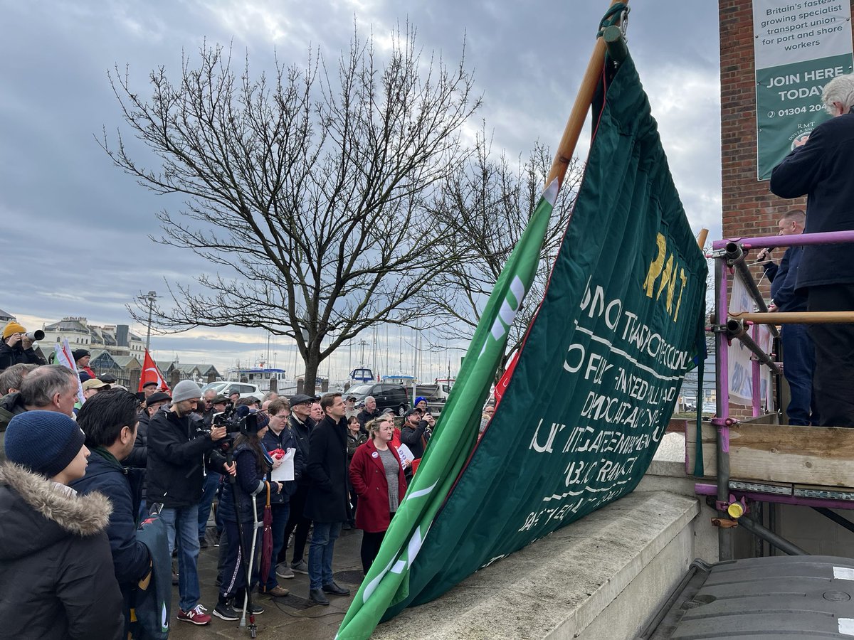 ITFglobalunion's tweet photo. We’re in Dover to mark the one year anniversary of the shameful illegal sackings of 786 UK 🇬🇧 seafarers. One year of global solidarity with them.
One year of inaction on lawbreaking @POferries or their leadership from UK govt.
@RMTunion @nautilusint https://t.co/OXzu2Mw8qb