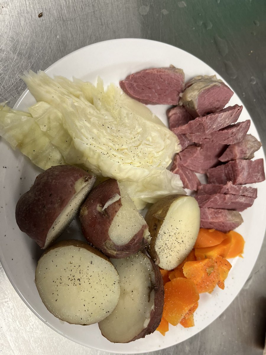 Happy St. Patrick’s day from the Fraser Grille!☘️