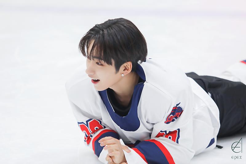 mamaforjeff's tweet photo. 세상에 어떻게 이런 아기가 https://t.co/taKn03LTT3