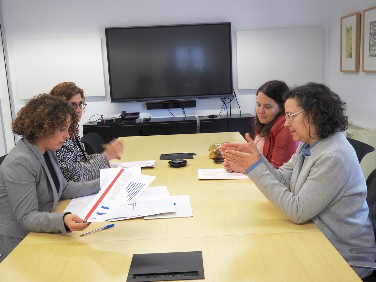 Aquest matí la delegada <a href="/laia_co/">Laia Cañigueral</a> i la directora de <a href="/dsocialscat/">Drets Socials i Inclusió</a> <a href="/HelgaNuell/">Helga Nuell 🎗</a> s'han reunit amb representants de <a href="/voluntaris_cat/">voluntaris.cat</a> per tractar qüestions que afecten el dia a dia de les associacions de voluntariat social a la demarcació de Girona i per buscar fòrmules de col.laboració.