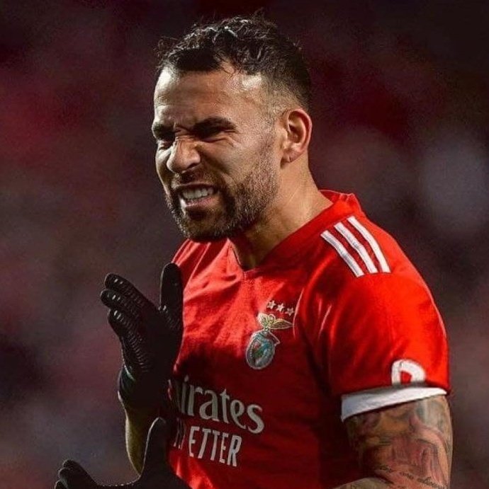 sabadovelezok's tweet photo. Nico Otamendi 🆚️ Inter 🇮🇹
Maxi Perrone 🆚️ Bayern Munich 🇩🇪

Por un lugar entre los 4 mejores de la #ChampionsLeague. 🔥

Sólo pueden cruzarse en la final.

¿Logrará uno de los nuestros quedarse con la "Orejona" este año? 👀 https://t.co/yCKCmqnvZ5