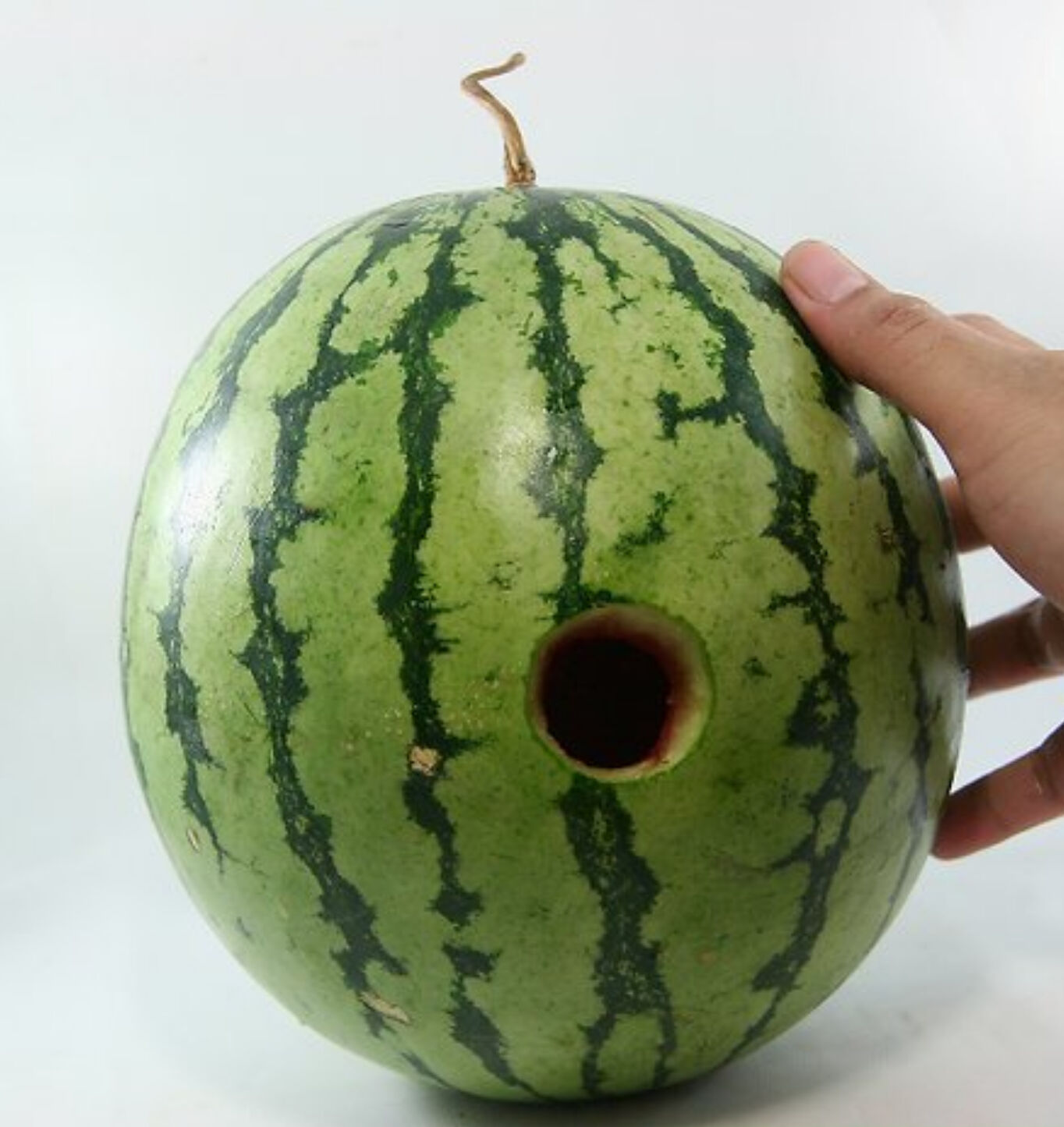 Арбуз с дыркой