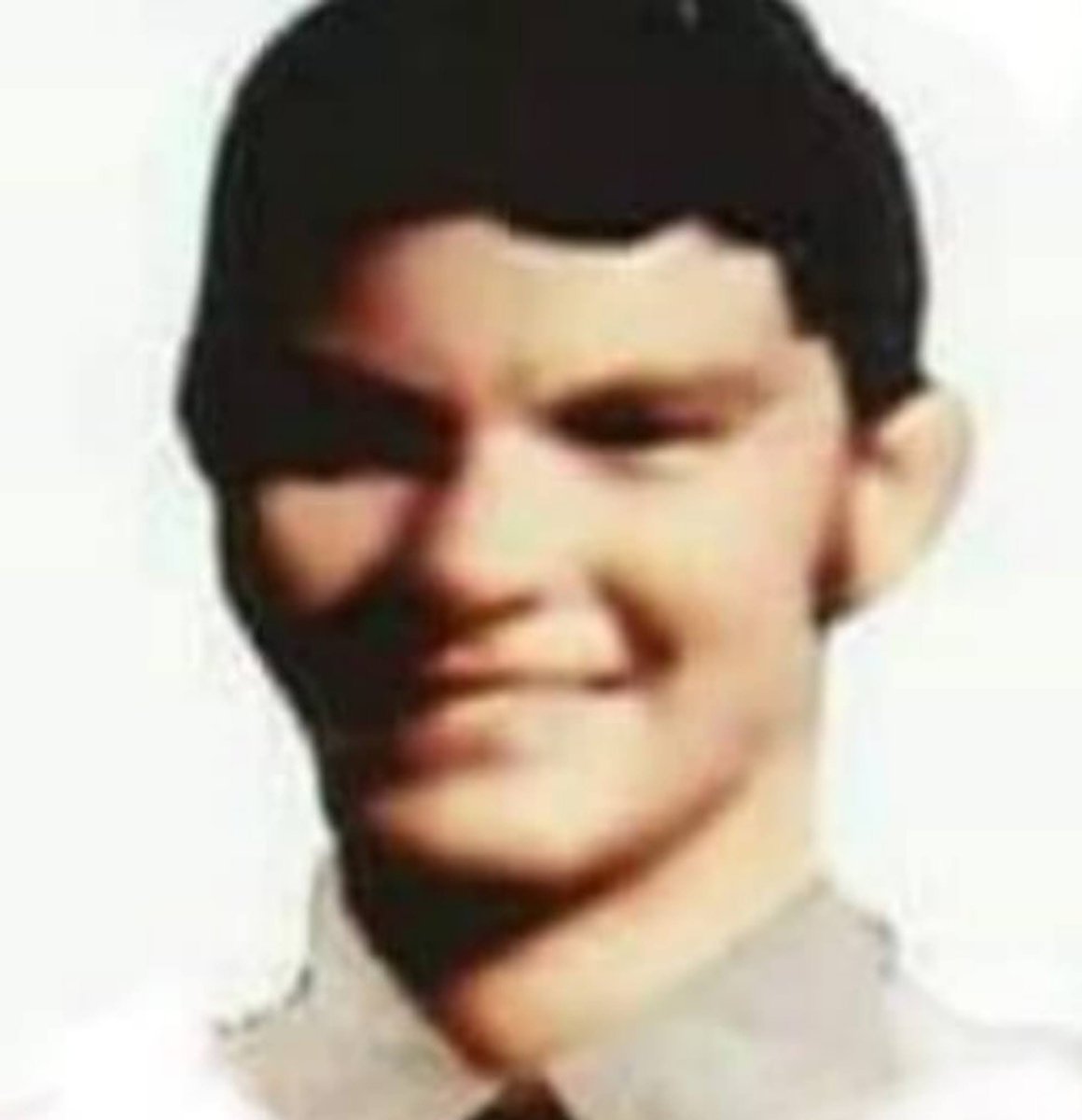 famicaidosmalvi's tweet photo. El día 17 de marzo 1962 nacia en BS. AS. Héroe Juan Domingo HORISBERGER Caído durante el Conflicto del Atlántico Sur de 1982.
Al cumplirse un nuevo aniversario de su natalicio lo recordamos y le enviamos un abrazo fraterno a su familia.
¡Besos al cielo a nuestro Héroe! https://t.co/9JdUT7CHmR