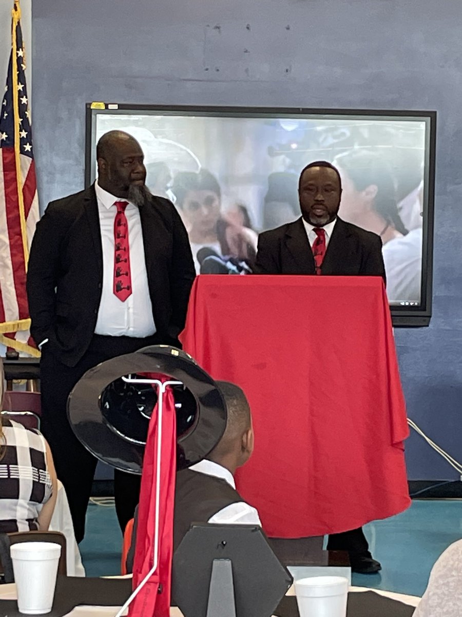 KelseyLPharrES's tweet photo. What a special 5000 Role Models tie tying ceremony! Thank you to Mr. Wims, Mr. Godwin, assisting staff, and our special guests for making this a memorable event π #OneTeamOneDream #BringingourAgame #KLProcks @suptDotres @mdcpscommunity @miamischools @drdbmindingall @mdcpscentral https://t.co/wCdWF7vFRl