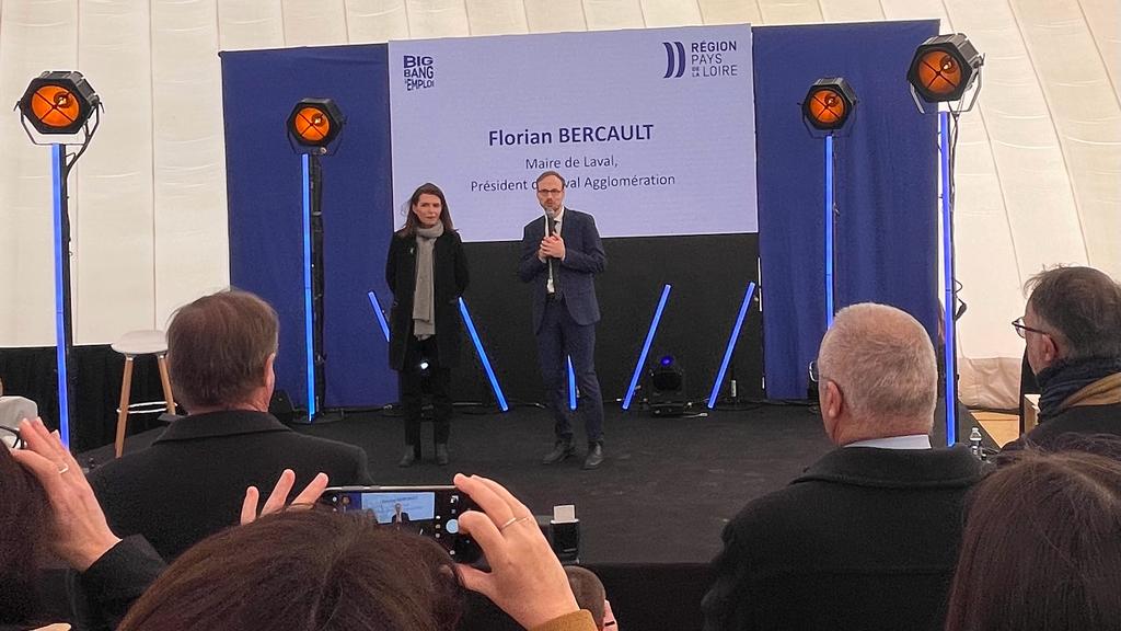 FlorianBercault's tweet photo. Aujourd'hui &amp; demain @Laval_la_Ville accueille le #BigBangEmploi square de Boston.

Une découverte des métiers, ainsi qu'une opportunité de rencontres entre employeurs et personnes en recherche d'emploi.

➡️Notre territoire attractif &amp; dynamique recrute dans de nombreux secteurs. https://t.co/RDXu1K7ajY