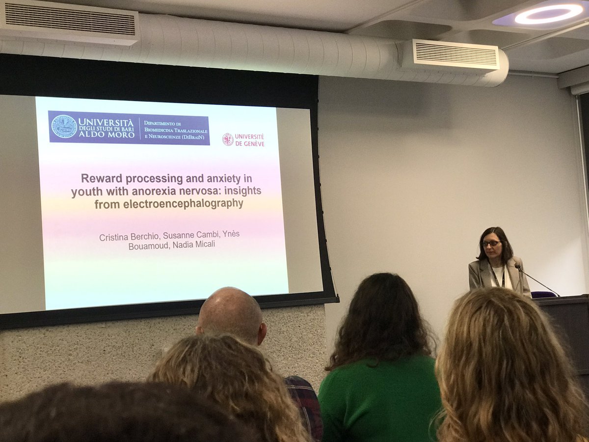 profelainefox's tweet image. Cristina is using high density EEG to look at brain processing #LEDC2023 #eatingdisorders #anorexianervosa