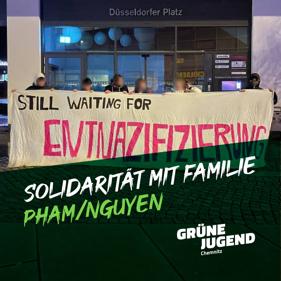 Wir warten, warten und warten auf die Entnazifizierung der Behörden. Wie bekannt wurde, hat die Ausländerbehörde der Stadt #Chemnitz Pham Phi Son weiterhin eine Aufenthaltserlaubnis in Deutschland verwehrt. (1/4) #PhamPhiSonbleibt