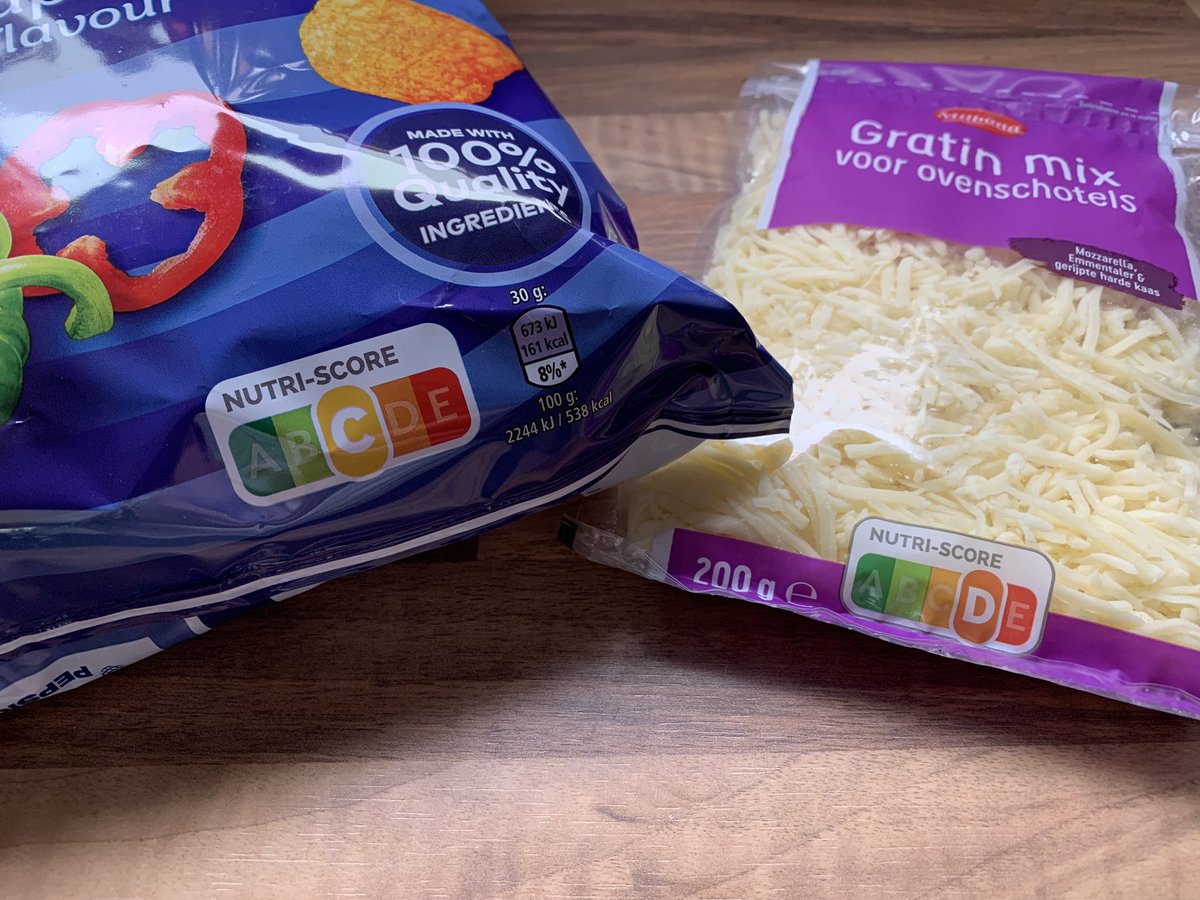 Helendzwart's tweet photo. Ik wist het gewoon!! Chips is gezonder dan kaas! Voortaan doe ik chips bij de kids op brood naar school. #goedbezigmama #nutriscore @tshiergeenhotel @LaysNL #foodwatch @KvW https://t.co/QRLVBM61UM