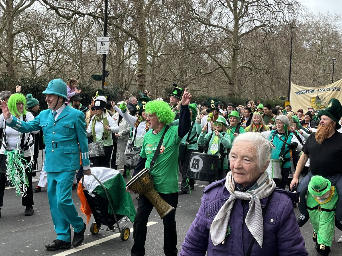 Happy #StPatricksDay2023 We always have a good craic @StPatsDayLDN Parade and this year was no exception.