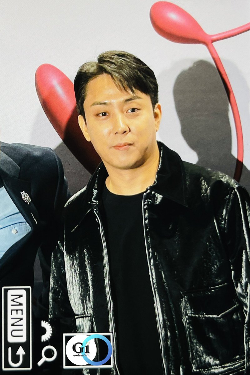 eudemonic_G1's tweet photo. 230317 서울패션위크 참석
호버지님과 포토타임🖤

#은지원 #EUNJIWON #殷志源 https://t.co/XCPWBiYFeW