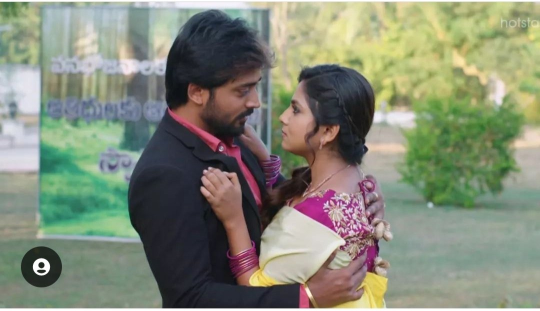 రిషిదార మధ్య మ్యాజిక్ మిస్ చేసారు proper డైలాగ్స్ లేవు goodproduction లేదు character స్ down rishi sir lo fireness, vasu lo strongness complete close చేసారు రిపేటెడ్ సీన్స్, డైలాగ్స్, లొకేషన్స్ 🙏🙏😢😢ప్లీజ్ change proper వాల్యూస్ 😔#wewantourgammagic <a href="/StarMaa/">Starmaa</a>