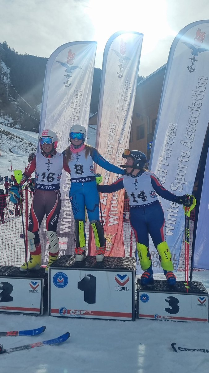 The women's Alpine Super Combined podium looks like this:

🥇 Flying Officer Kirsty Guest (<a href="/rafwintersport/">RAF Winter Sports Alpine Association</a>)
🥈 Major Tessa Pirie (@AWSAnews) 
🥉 Lieutenant Lilias Hopkinson (<a href="/RNWSA/">RN Winter Sports</a>)

📸 <a href="/UKAFWSA/">Race Office</a>