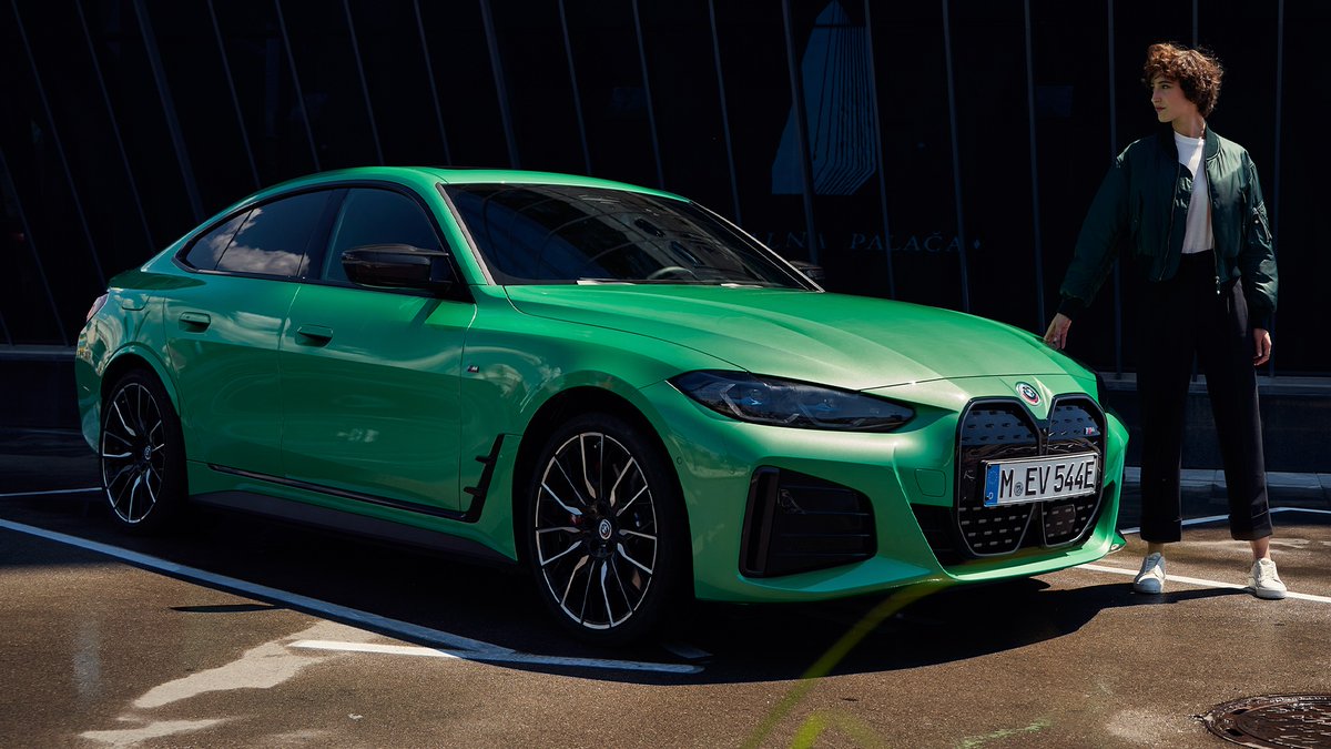 BMWireland's tweet photo. Be seen in green this St Patrick’s Day.

Enjoy the long weekend. Lá fhéile Phádraig shona dhaoibh go léir! https://t.co/P2WxxLiqEZ