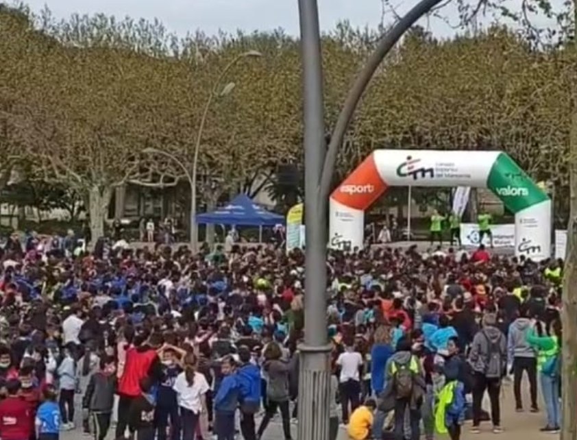 CEMaresme's tweet photo. Hem tancat inscripcions i tenim nou rècord de participació:
30 escoles i 2100 alumnes de 3r i 4rt d   primària faran 87 classes simultànies d EF i després ballaran plegats el 30 de març, en una nova edició del Dia d l'Educació Física que organitzem al Parc Central de @matarocat https://t.co/PDNFwcBSp4