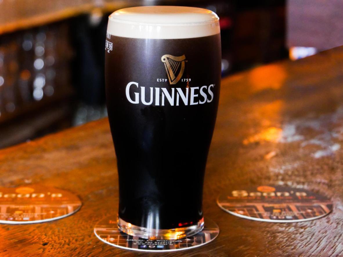 ☘️HAPPY ST PAT’S DAY☘️

we have pints of Guinness for £3.50🍻& 50ml Jameson & mixer only £5🥃*
.
#stpatricksday #stpats #stpatsday #guinness #jameson #jamesonwhiskey #irish #ireland #beeroclock #vaults #thevaults #boltonvaults #microbar #bolton

*not available with other offers