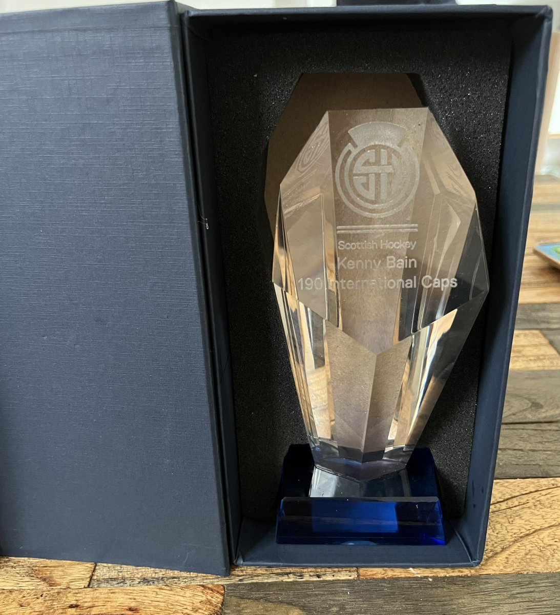 Last week I received this beautiful gift for my career as an international player for <a href="/ScottishHockey/">Scottish Hockey</a> thanks guys it was an honor to stepped on the field in the blue shirt 💙 thanks guys and all the best 💙