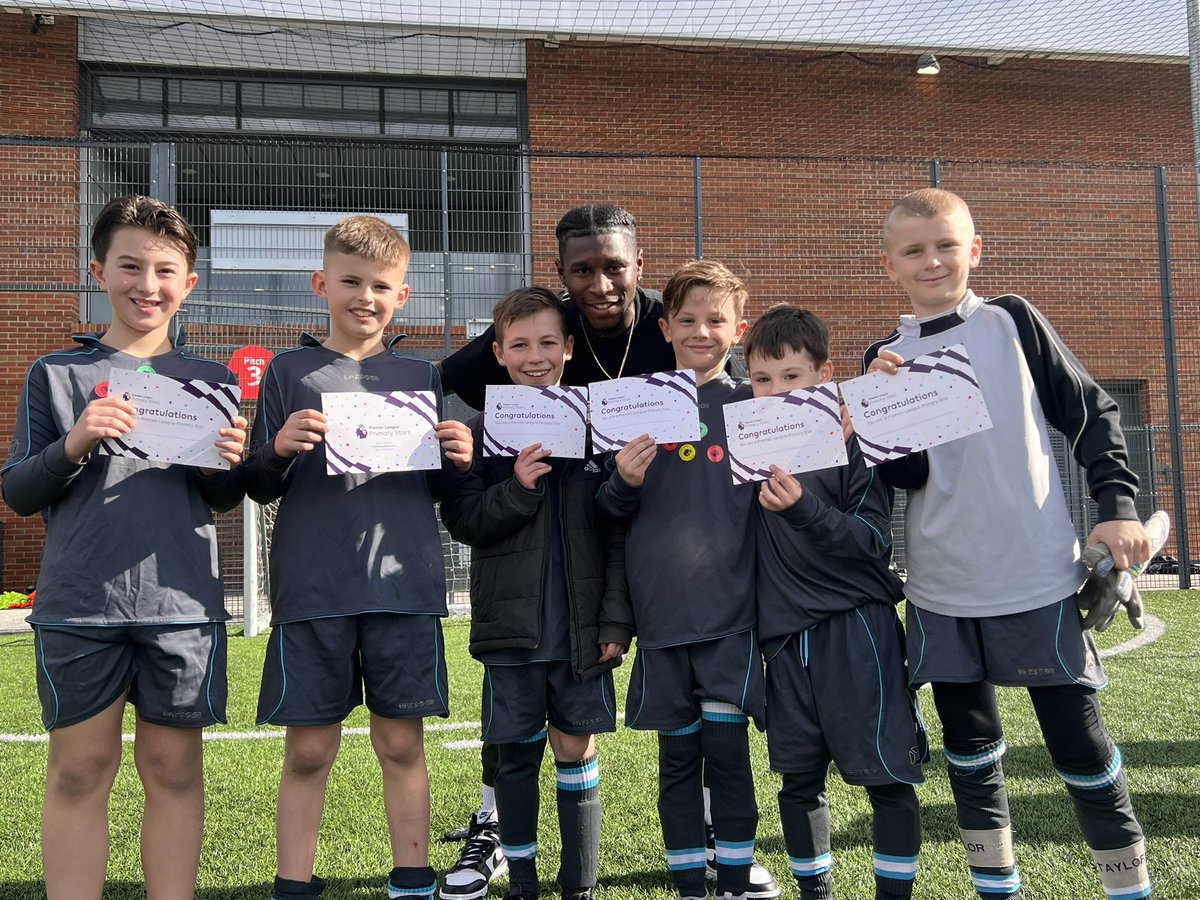 StMarysSchoolRC's tweet photo. Well done to the year 3โs and 4โs today at Beacon of Light! They won all 9 matches โฝ๏ธ A big thank you to #foundationoflight #smrcpe @flintzofficial https://t.co/fGBXssE2AU