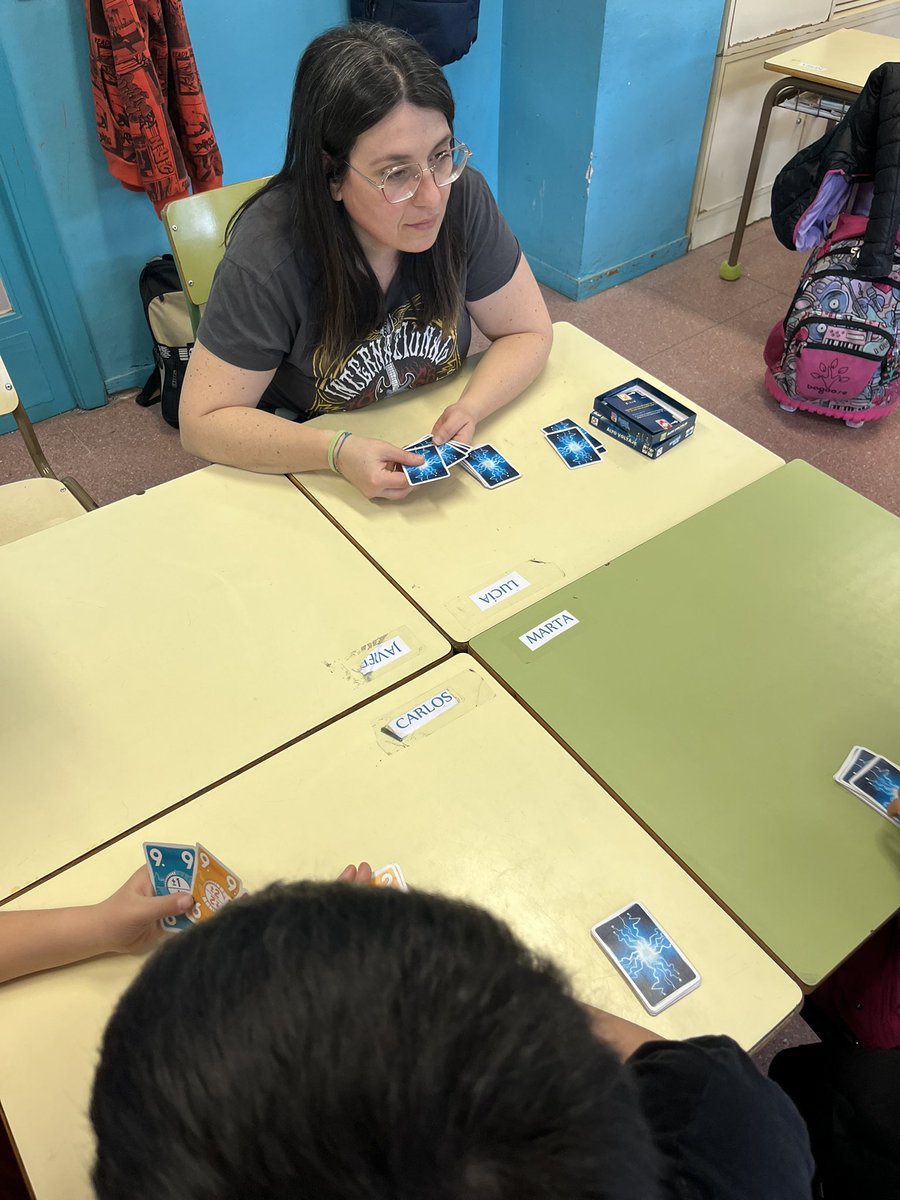 CEIPLEONFELIPE's tweet photo. Hoy cuatro familias colaboran en nuestro programa de ABJ dirigiendo los juegos. Gracias por vuestra implicación! https://t.co/f03Q74Gpz0