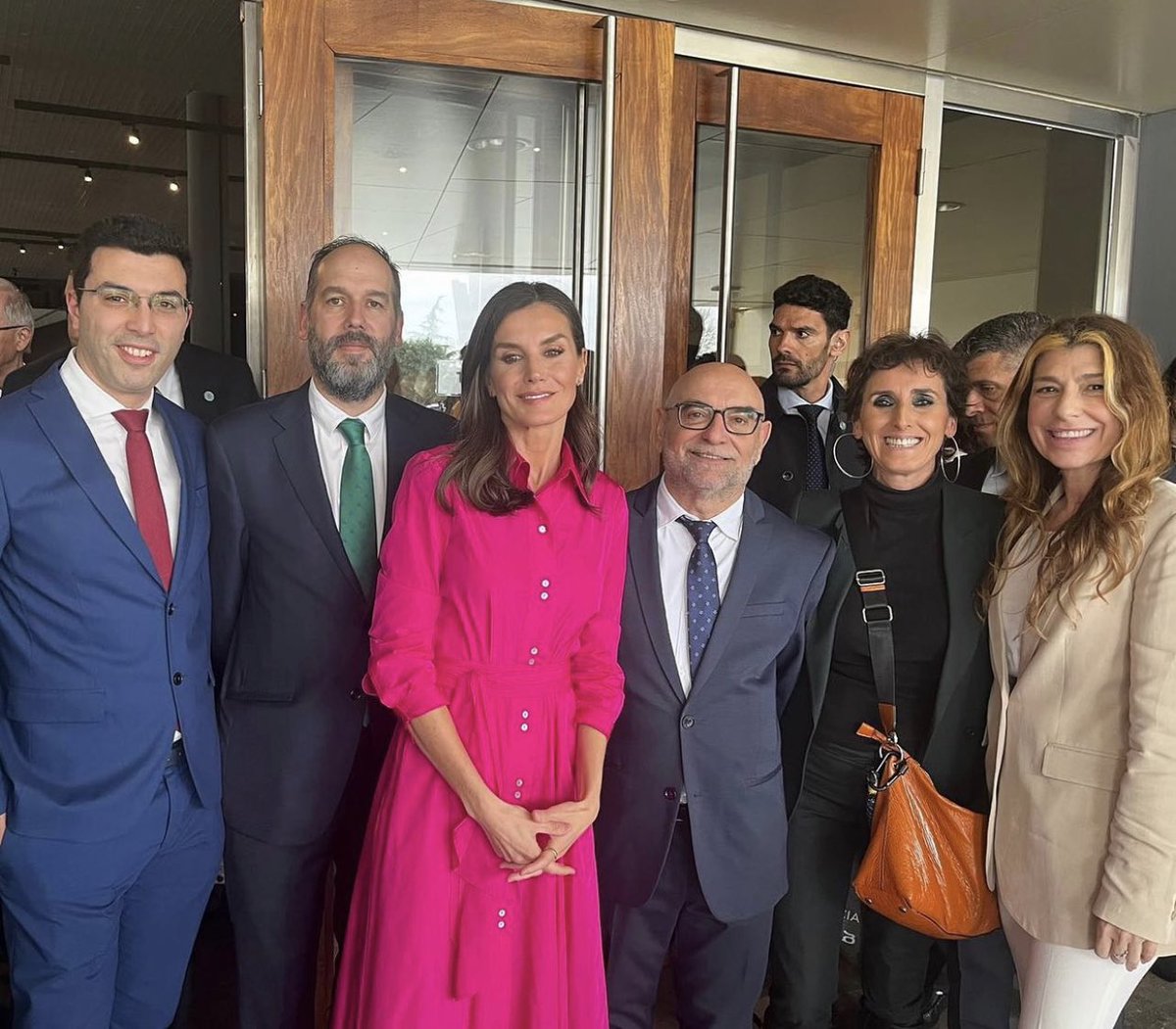 FundacionQuerer's tweet photo. Este año @fundacionquerer no ha querido faltar al acto por el Día Mundial de la #enfermedades raras. Gracias @FEDER_ONG ❤️ #reinaletizia #santiagodecompostela https://t.co/YkTFUpgr9U