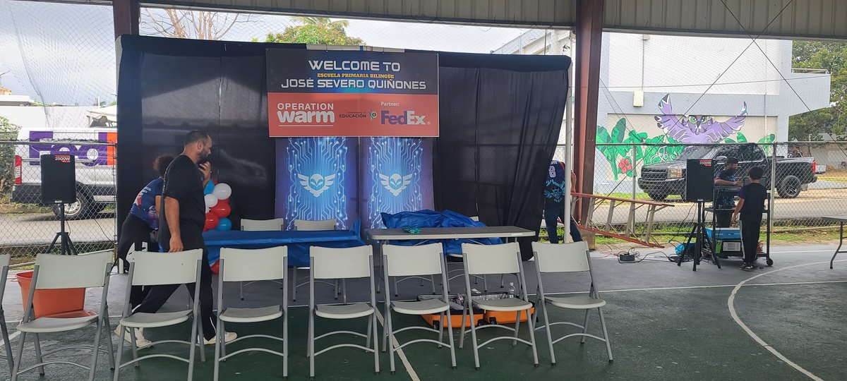 Iuvare2017's tweet image. Preparándonos para nuestra actividad de servicio - Operation Warm en la casa. Con el auspicio de FedEX regalarán a cada estudiante de Niñez Temprana un par de tenis. &quot;Caminante no hay camino se hace al andar&quot; #JSQ @Eramospares