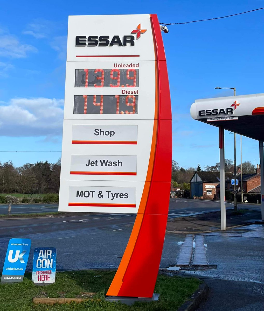 mikemillard0412's tweet photo. @SeenThruGlass @tonygravelwood fuel prices a topic for the podcast maybe? Price at a garage in North Shropshire this morning https://t.co/gvaSa0DHUI