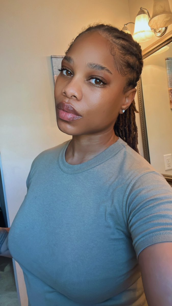 dear_summer__'s tweet photo. My last day in the Army 😩🫶🏽🙏🏽 hello civilian world ❤️ https://t.co/as2SNjlHRg