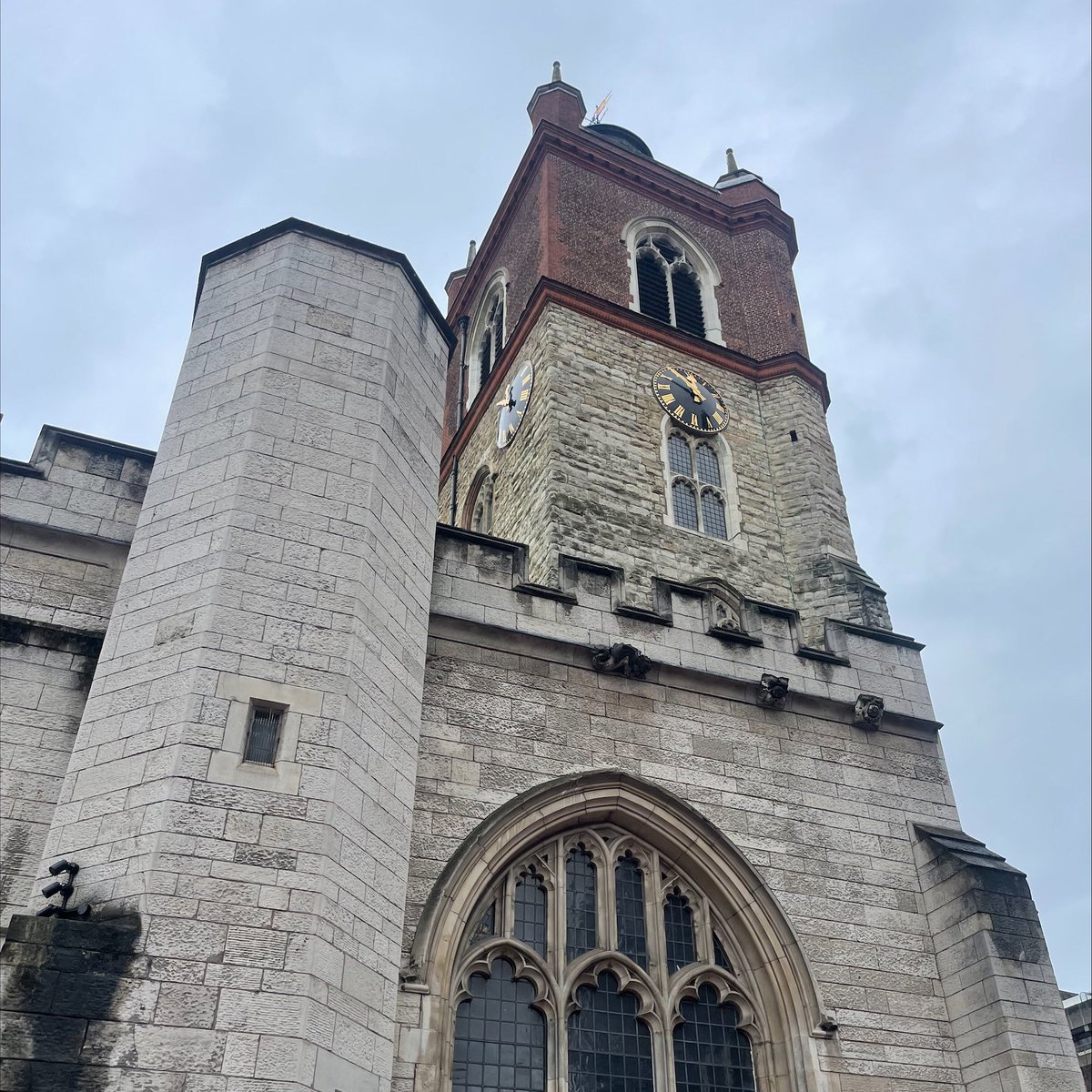 We’re at @stgilesc for our concert, All Shall be Well: Music for Choir and Cello with our Chief Conductor, <a href="/sjeannin/">Sofi Jeannin</a> and cellist <a href="/benhughescello/">Benjamin Hughes</a> ✨

Find the online programme here: bbc.co.uk/proms/extra/W3…