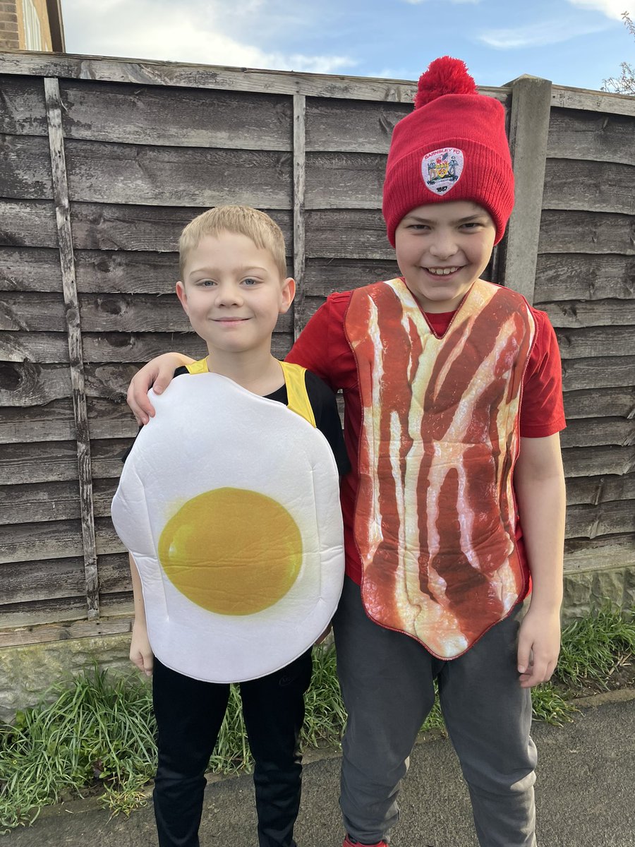 jodiejohnson90's tweet photo. Breakfast Buddies Bacon and Egg 
@MillDamSchool wear something funny for comic relief 🥓🥓🍳🍳#comicrelief #dressfunny https://t.co/xQxmc59SIk