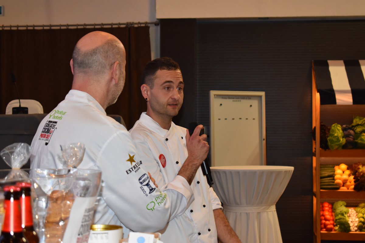 TomeuCuiner's tweet photo. Bienvenida a los 18 concursantes de #ProturChef23 con @TomeuCaldentey @proturbiomar #GastroWeekend https://t.co/rraCFA09cR 👨‍🍳 https://t.co/Q998TQPths