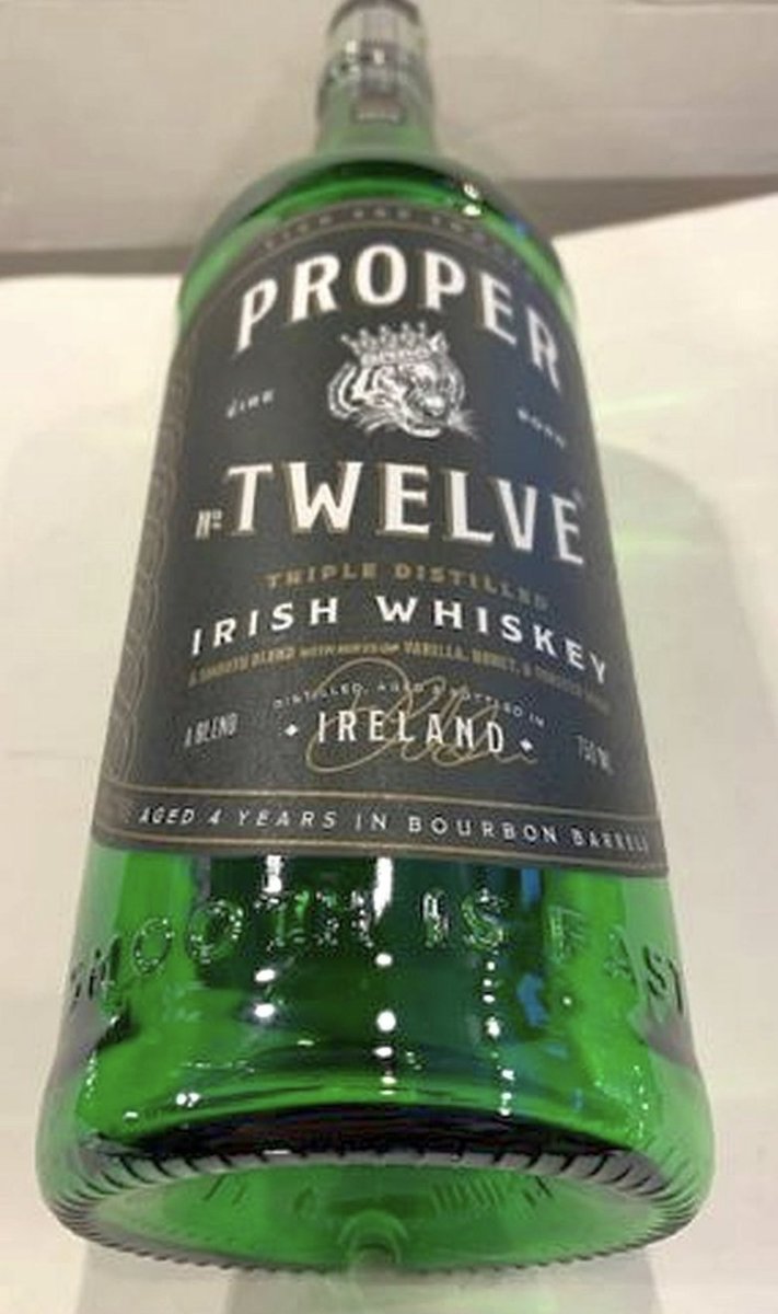 MaybeAzza's tweet image. Happy #stpaddysday to all my Irish family and friends! And Happy Birthday to me! Let’s celebrate 🎉 

@TheNotoriousMMA there’s no better way to toast! 🍻