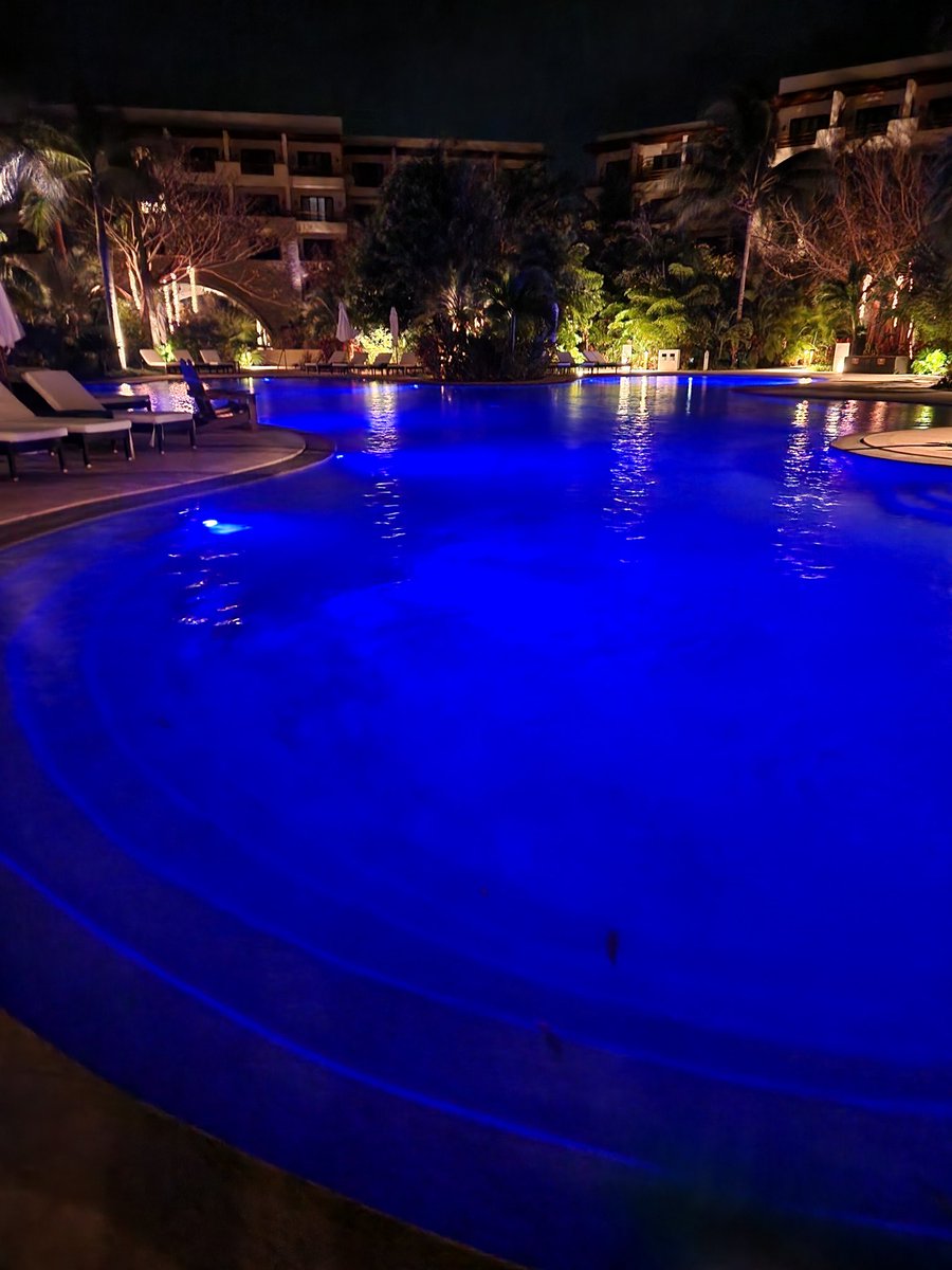 askshellyfirst's tweet photo. Long day but we made it!
#mexicolife #FirstChoiceHomeSellingTeam https://t.co/wFWxlcHbaG