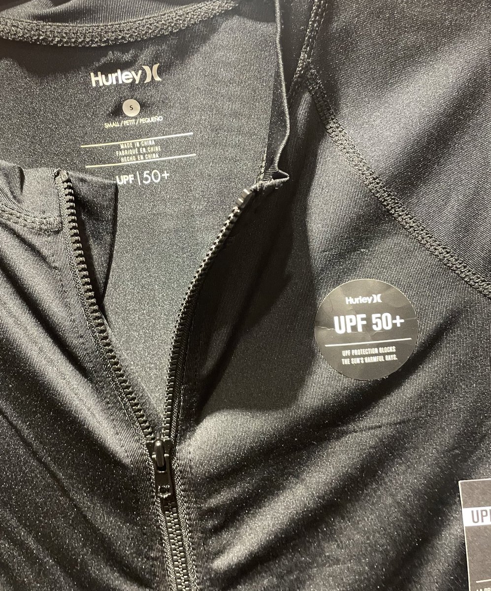 spanecatl's tweet image. Las estadísticas de Cáncer de piel son tan altas en este país que por muy bonito traje de baño te pones encima un Rash Vest para evitar quemarte. 

#GlobalClimate