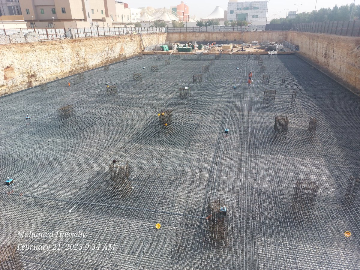 UnitedHava's tweet photo. بداية أعمال الحدادة للطبقة الثانيه من اللبشة السفلية ( Terraces Mall) بالرياض _حي عرقة 
٤٢٠٠ متر مسطح بسمك ١١٠ سم 👌🏻
#مول_Terraces 
#أنامل_العمران https://t.co/cJqcHh5rVl