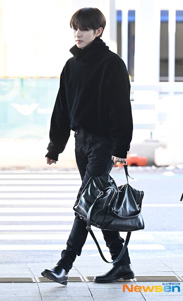 RJSHLOOK's tweet image. black outfits 🖤