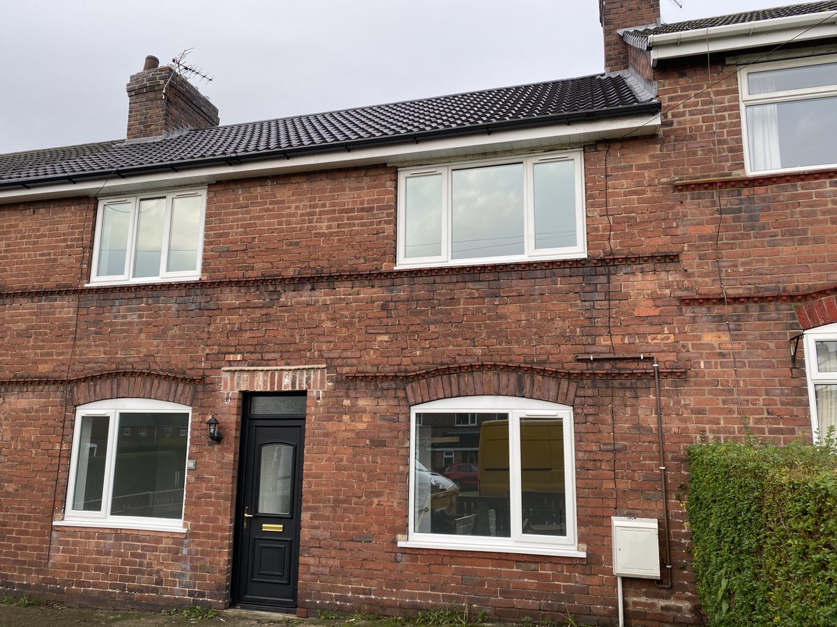 Abode_Lettings's tweet photo. Fantastic 4 bedroom townhouse in a quiet cul-de-sac location.🏚️ https://t.co/L2r1xPjWNI https://t.co/fUVJ7RjeNt