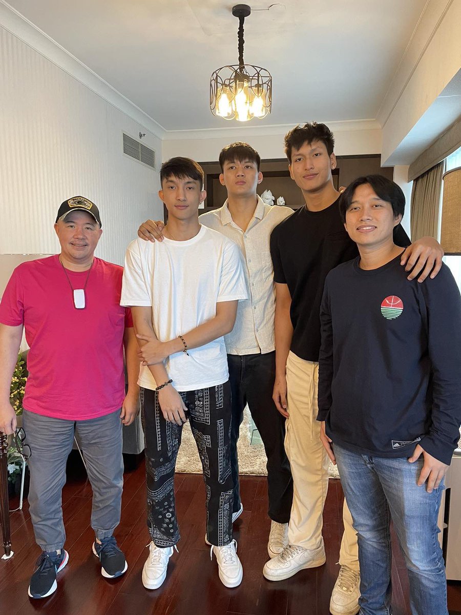 upmaroonclub's tweet photo. JUST IN: Along with Luis Pablo, LSGH towers Seven Gagate and Joshua Coronel have expressed their intent to join the UP Men’s Basketball Team ✊🏽💚❤️

#UPFight 

📸: @naveenganglani https://t.co/aa28ZVq5Pk