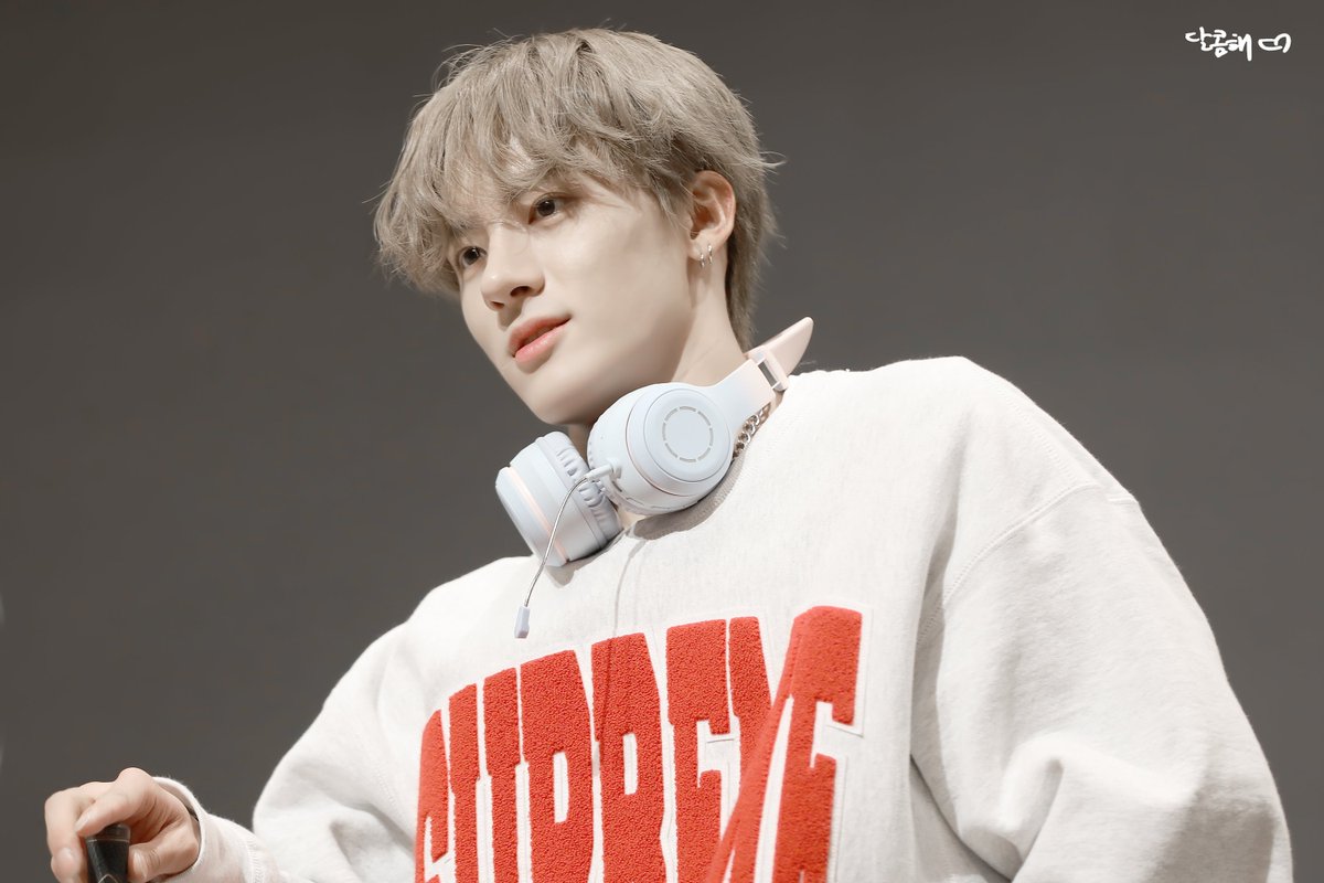 A63F3F's tweet photo. 230312 #에릭 #손영재 #ERIC #더보이즈 #THEBOYZ 

신이 빚은 강아지..🐶 https://t.co/fqfforoMDc