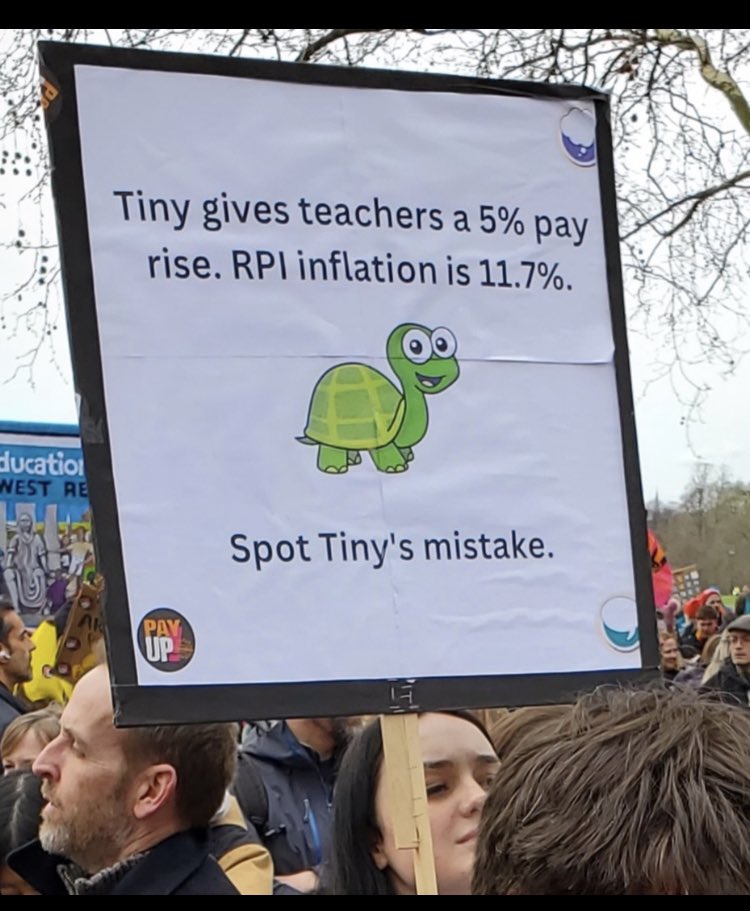 Mr Brown and Milo the wonder dog (@mrbrown_milo) on Twitter photo 